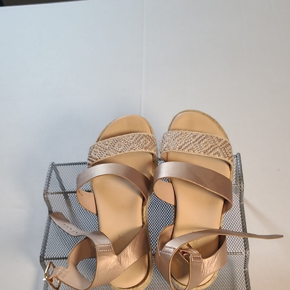 Limelight Elegant Tan Girls Sandals Adjustable Ankle Strap EUC Size 2 - Picture 8 of 9
